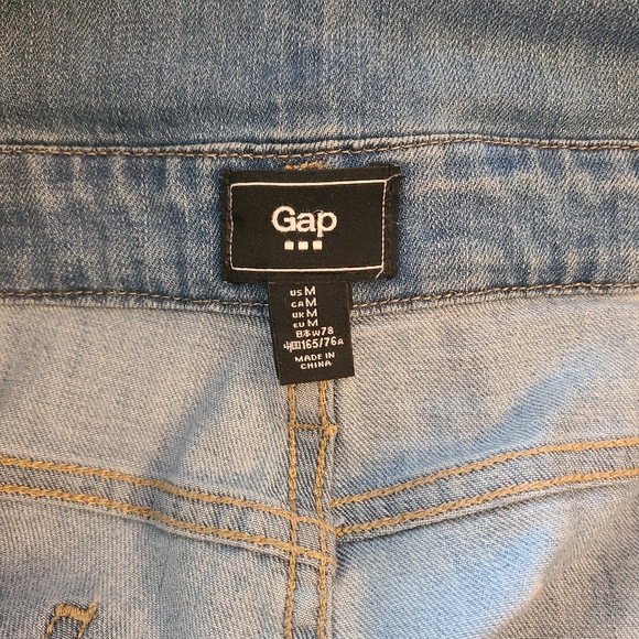 Medium wash Gap overalls - Picture 4 of 5